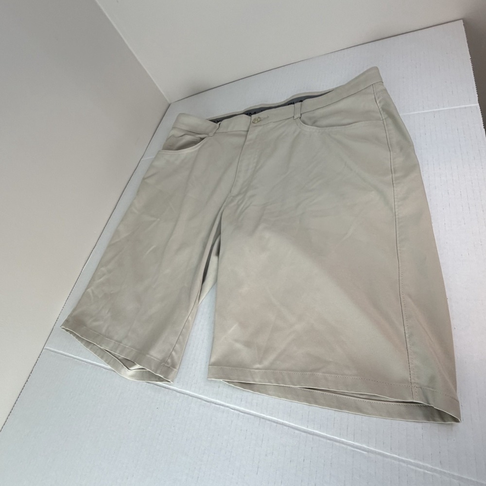 Roundtree & Yorke Performance Work Play Shorts Men's 36‎ Beige Flat Front
